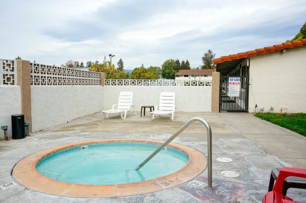 Ez 8 Motel San Jose II Екстериор снимка