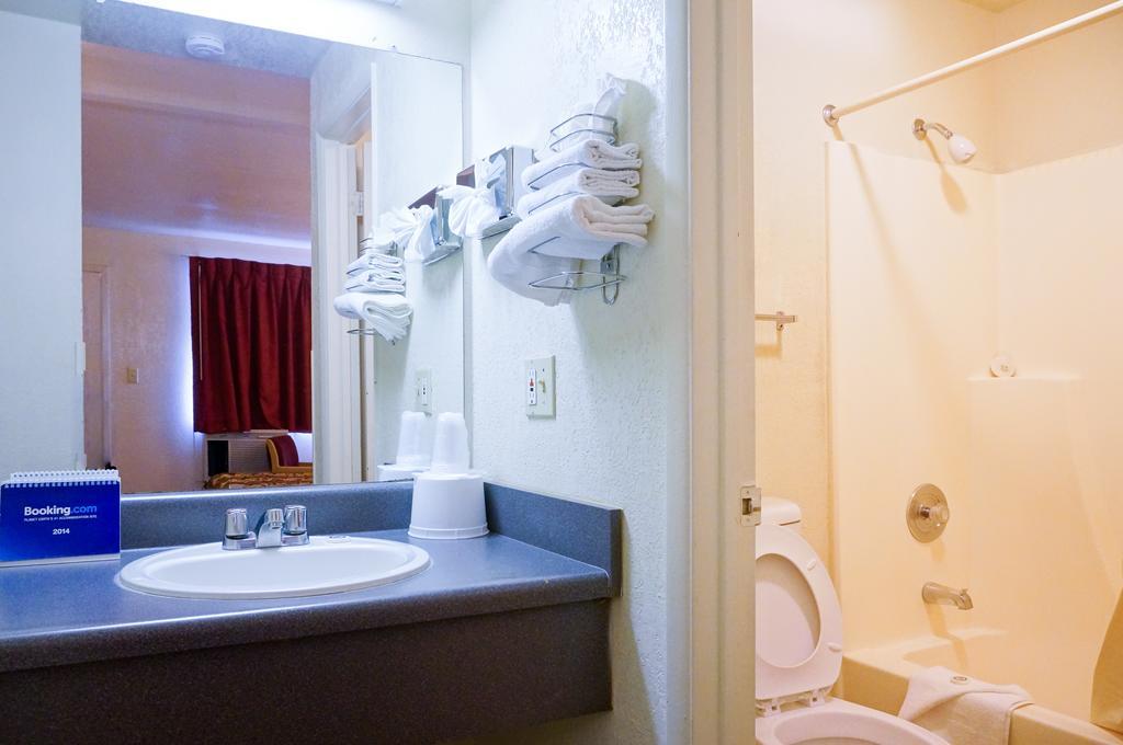 Ez 8 Motel San Jose II Стая снимка