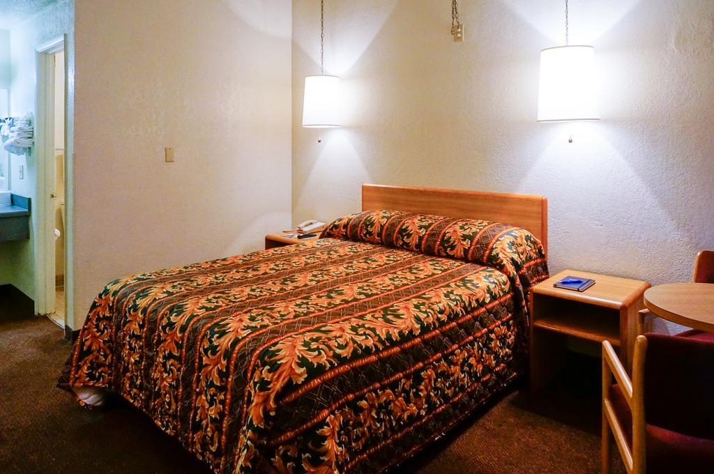 Ez 8 Motel San Jose II Стая снимка