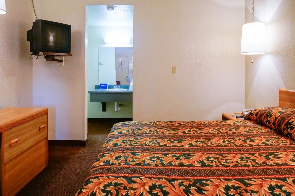 Ez 8 Motel San Jose II Стая снимка