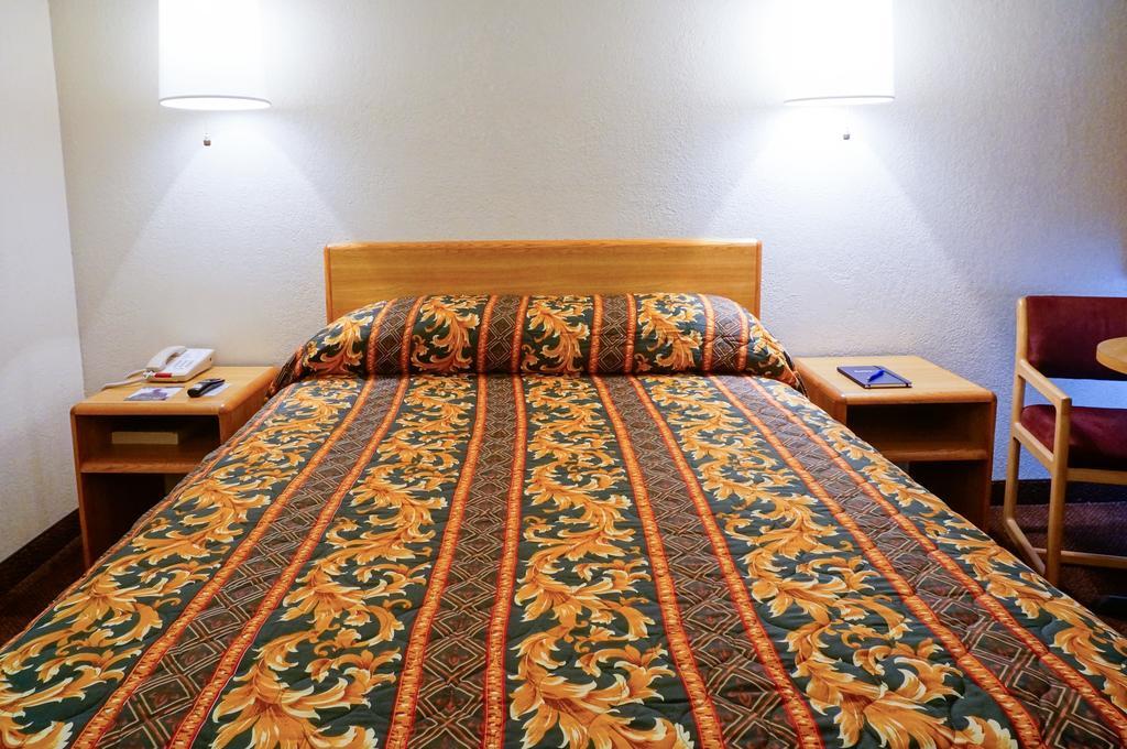 Ez 8 Motel San Jose II Стая снимка